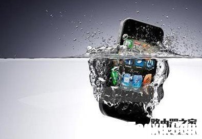 iphone6s掉水里怎么办?iphone6s掉入水中的处理方法 iphone6s掉水里怎么办?iphone6s掉入水中的处理方法
